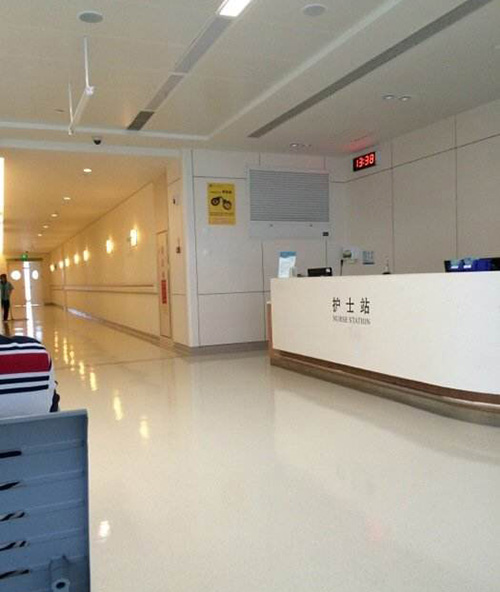 采用蜜桃APP污污版防火板裝修的香港大學深圳醫院護士站
